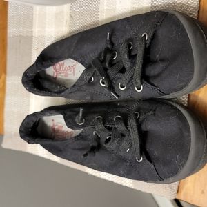 Jellypop size 8 Black slip on sneakers
